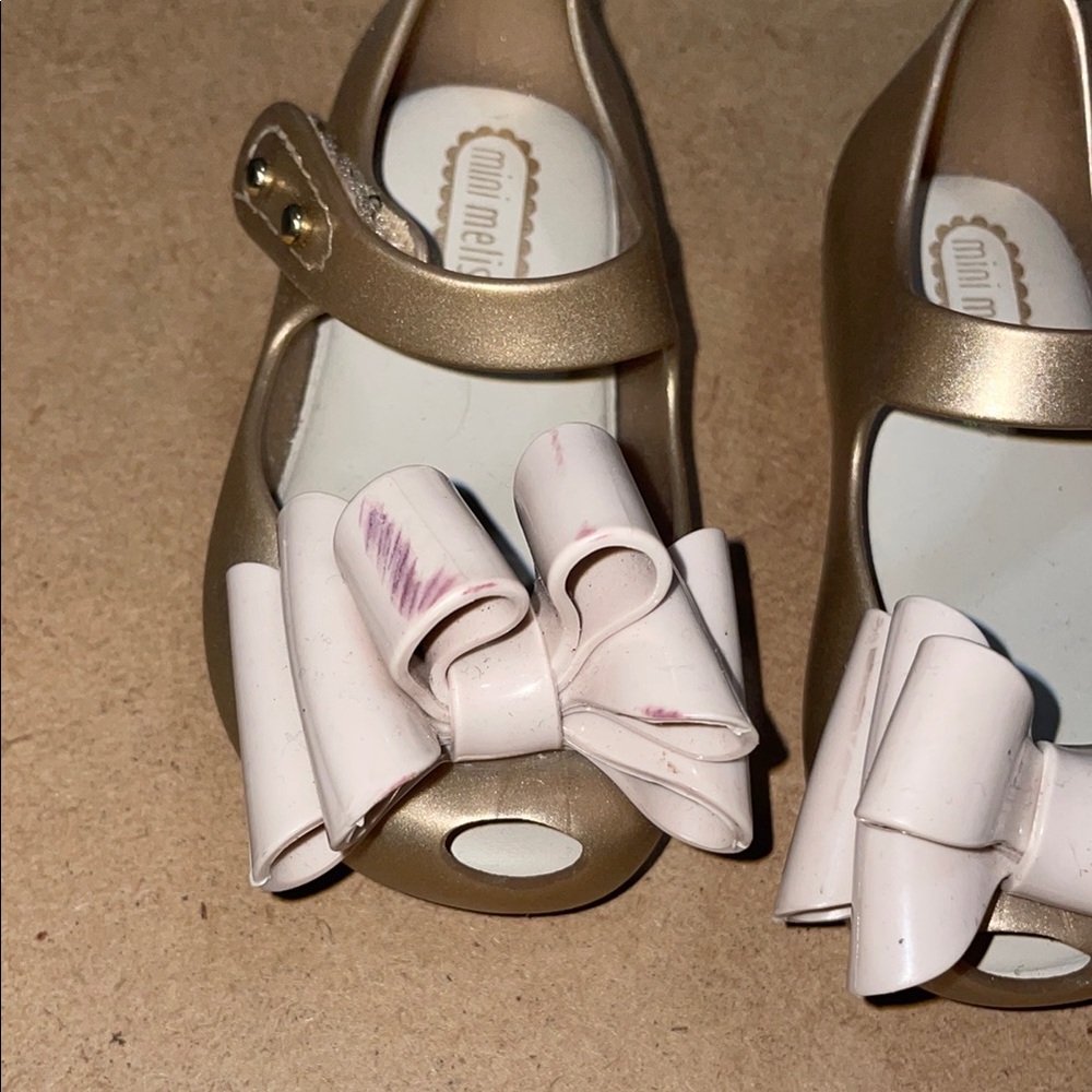 Mini Melissa Kids Shoes with Oversize Bow - Picture 2 of 6